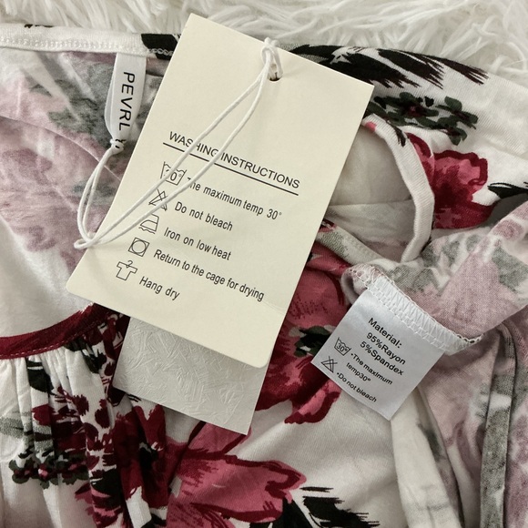 PEVRL Floral Flowy Blouse Top Size 2X Short Sleeve New with tags - Picture 3 of 13